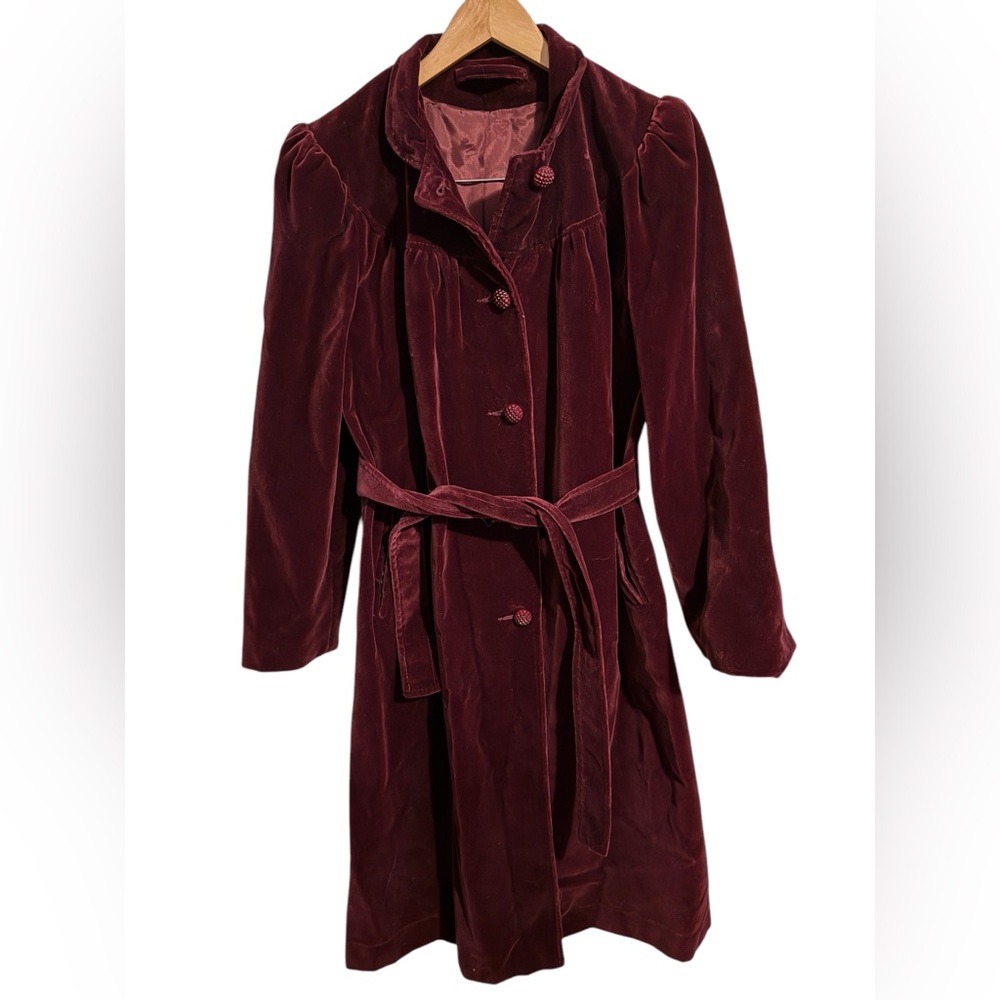 Elegant Velvet Burgundy Long Trench Dress Coat vintage women’s size 6 Petite